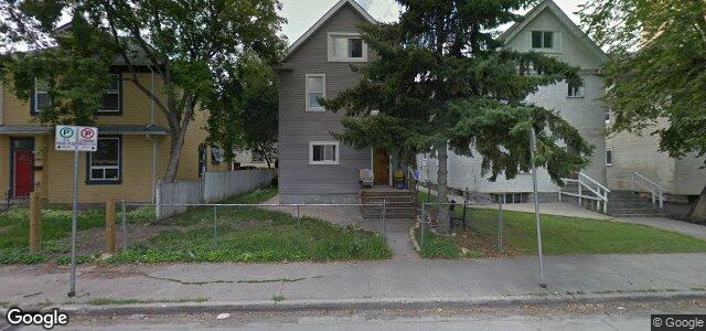 Larawan ng 302 Langside Street sa Winnipeg, Manitoba
