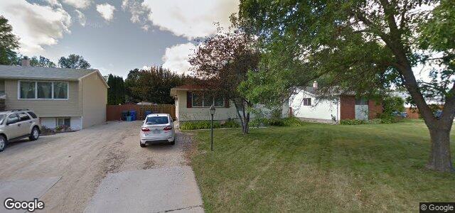 Larawan ng 100 Hammond Road sa Winnipeg, Manitoba