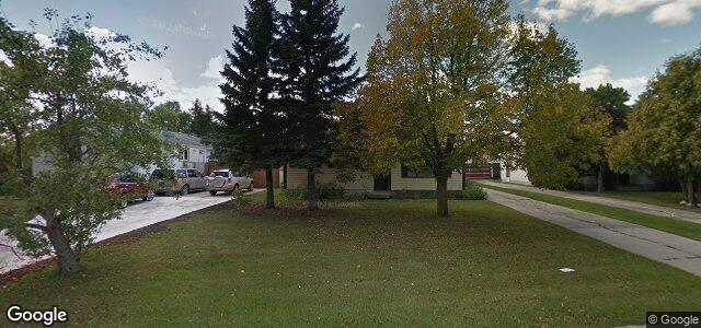 Larawan ng 35 Honeybourne Crescent sa Winnipeg, Manitoba