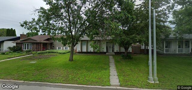 Photo of 915 Dale Boulevard in Winnipeg, Manitoba