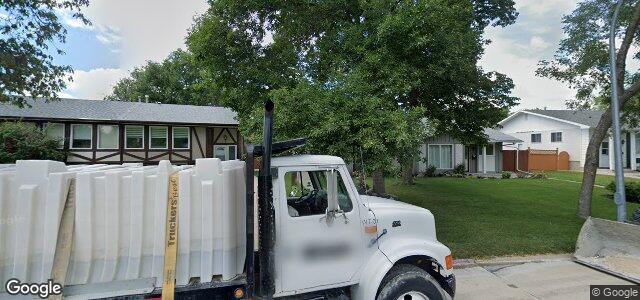 Larawan ng 92 Harwood Crescent sa Winnipeg, Manitoba