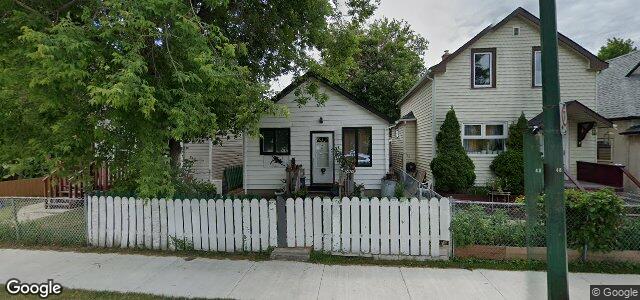 Larawan ng 1616 Ross Avenue W sa Winnipeg, Manitoba