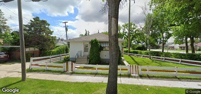 Larawan ng 221 Electa Street sa Winnipeg, Manitoba