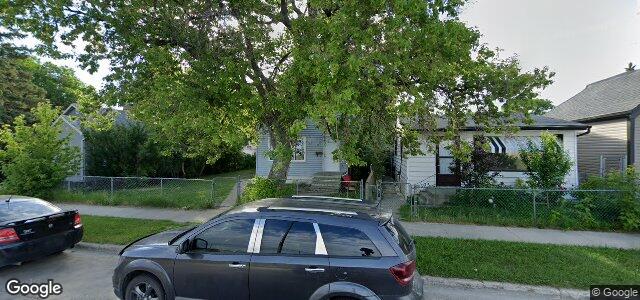Larawan ng 305 Mckelvey Street sa Winnipeg, Manitoba