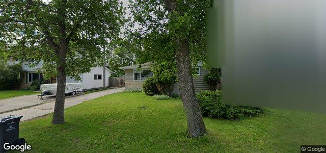 Larawan ng 10 Columbus Crescent sa Winnipeg, Manitoba