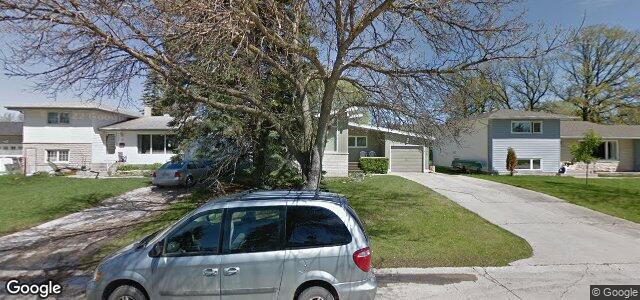 Larawan ng 11 Bering Avenue sa Winnipeg, Manitoba