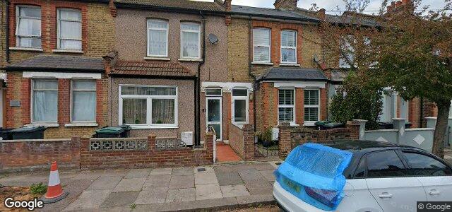 Larawan ng 11 Thackeray Avenue sa Winnipeg, Manitoba