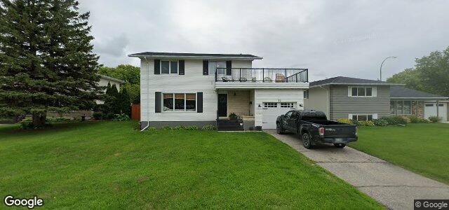 Larawan ng 12 Peary Crescent sa Winnipeg, Manitoba