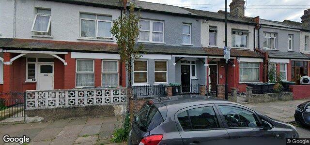 Larawan ng 16 Thackeray Avenue sa Winnipeg, Manitoba