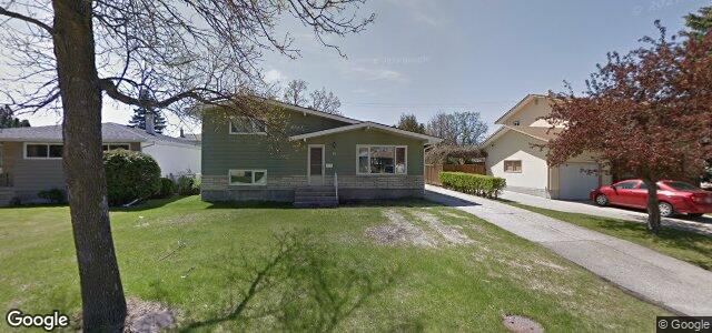 Larawan ng 18 Bering Avenue sa Winnipeg, Manitoba