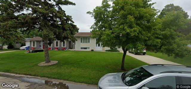 Larawan ng 19 Cora Avenue sa Winnipeg, Manitoba