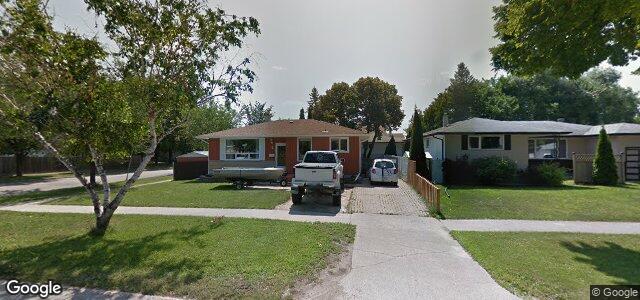 Larawan ng 2 Allard Avenue sa Winnipeg, Manitoba