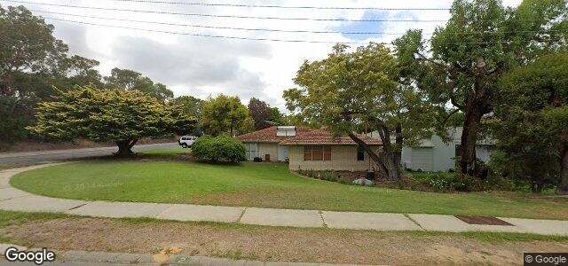 Larawan ng 2 Carlyle Crescent sa Winnipeg, Manitoba