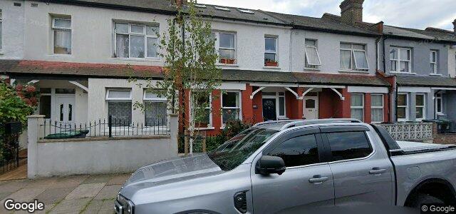 Larawan ng 20 Thackeray Avenue sa Winnipeg, Manitoba