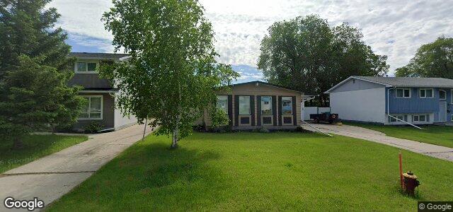 Larawan ng 215 Rouge Road sa Winnipeg, Manitoba