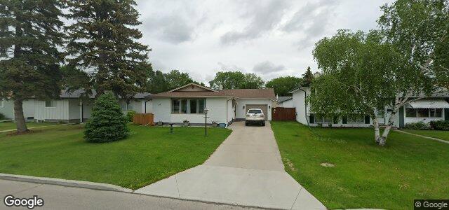 Larawan ng 215 Whitegates Crescent sa Winnipeg, Manitoba