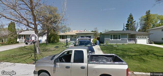 Larawan ng 23 Bering Avenue sa Winnipeg, Manitoba