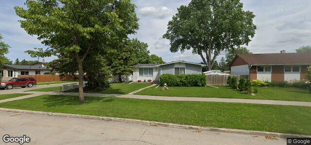 Larawan ng 245 Raquette Street sa Winnipeg, Manitoba