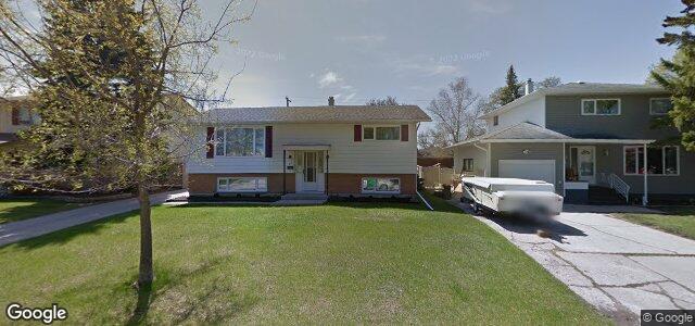 Larawan ng 26 Bering Avenue sa Winnipeg, Manitoba