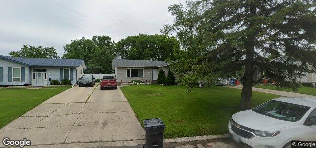 Larawan ng 27 Cora Avenue sa Winnipeg, Manitoba
