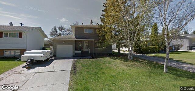 Larawan ng 30 Bering Avenue sa Winnipeg, Manitoba