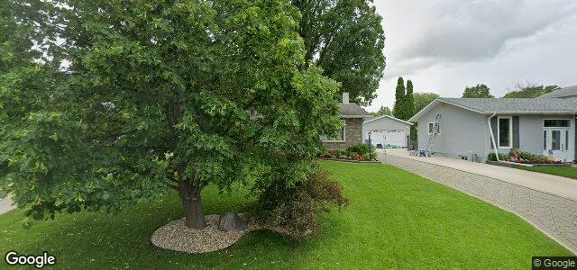 Larawan ng 30 Cora Avenue sa Winnipeg, Manitoba