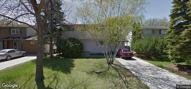 Larawan ng 30 Kilmer Avenue sa Winnipeg, Manitoba
