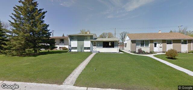 Larawan ng 32 Addison Crescent sa Winnipeg, Manitoba