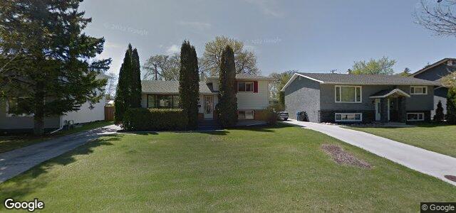 Larawan ng 34 Bering Avenue sa Winnipeg, Manitoba