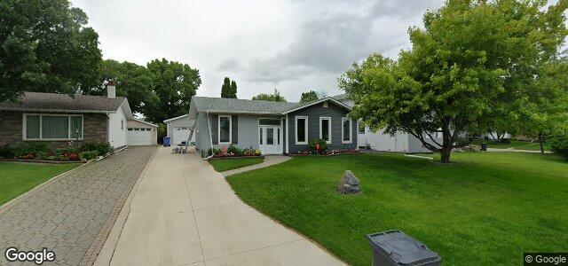 Larawan ng 34 Cora Avenue sa Winnipeg, Manitoba