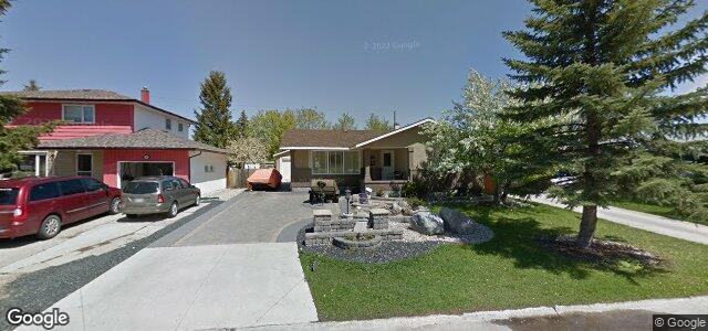 Larawan ng 35 Bering Avenue sa Winnipeg, Manitoba