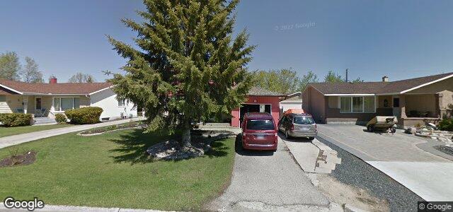 Larawan ng 39 Bering Avenue sa Winnipeg, Manitoba