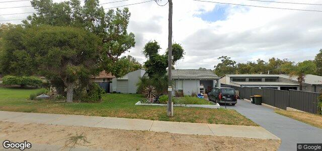 Larawan ng 4 Carlyle Crescent sa Winnipeg, Manitoba