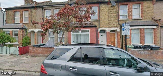 Larawan ng 5 Thackeray Avenue sa Winnipeg, Manitoba