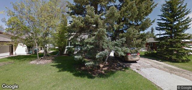 Larawan ng 51 Bering Avenue sa Winnipeg, Manitoba