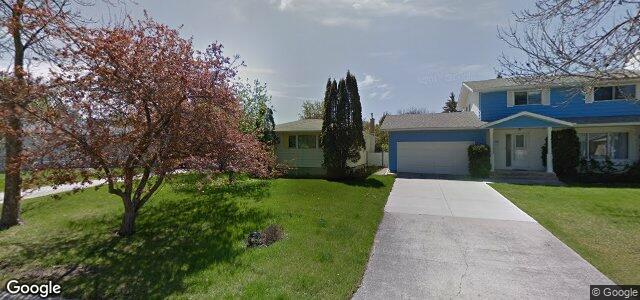 Larawan ng 6 Robert Service Bay sa Winnipeg, Manitoba