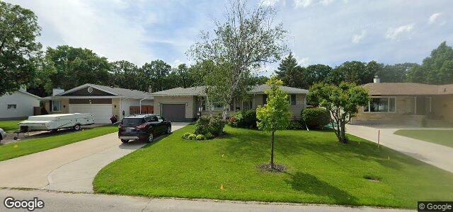 Larawan ng 77 Dickens Drive sa Winnipeg, Manitoba