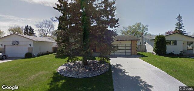 Larawan ng 8 Leacock Avenue sa Winnipeg, Manitoba