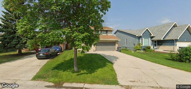 Larawan ng 10 Invermere Street sa Winnipeg, Manitoba