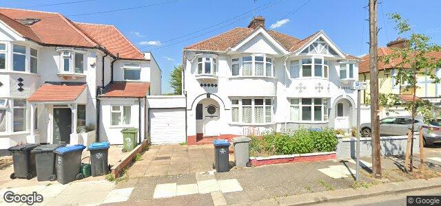 Larawan ng 102 Fleetwood Road sa Winnipeg, Manitoba