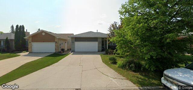 Larawan ng 102 Saxon Bay sa Winnipeg, Manitoba