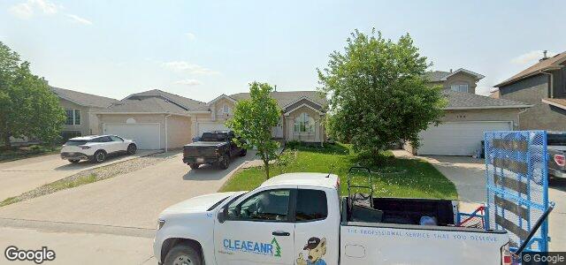 Larawan ng 102 Vineland Crescent sa Winnipeg, Manitoba