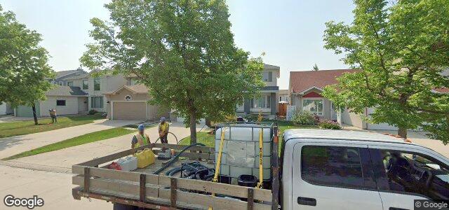 Larawan ng 104 Invermere Street sa Winnipeg, Manitoba