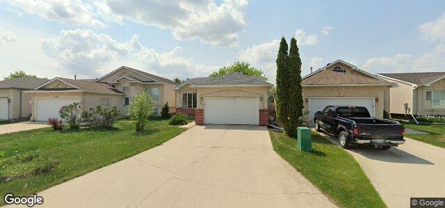 Larawan ng 111 Cedar Glen Road sa Winnipeg, Manitoba