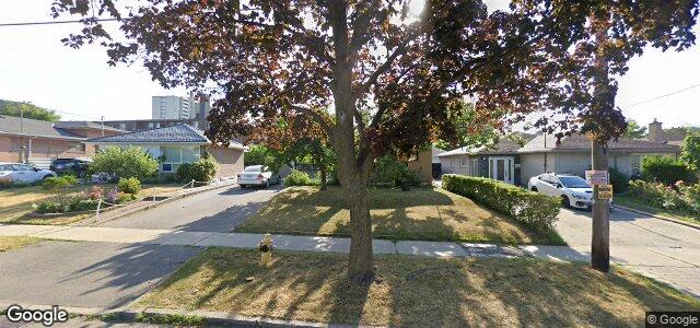 Larawan ng 12 Roseglen Crescent sa Winnipeg, Manitoba