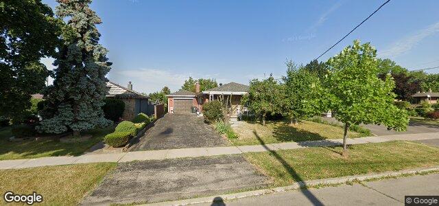 Larawan ng 15 Roseglen Crescent sa Winnipeg, Manitoba