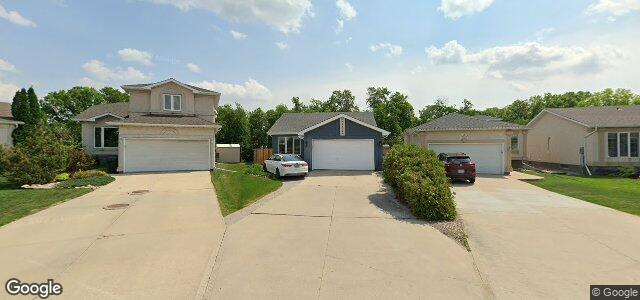 Larawan ng 19 Royal Oak Drive sa Winnipeg, Manitoba
