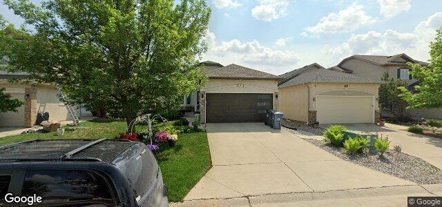 Larawan ng 215 Fleetwood Road sa Winnipeg, Manitoba