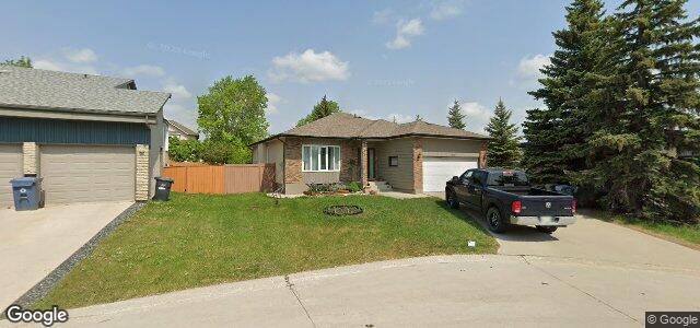 Larawan ng 215 Scurfield Boulevard sa Winnipeg, Manitoba