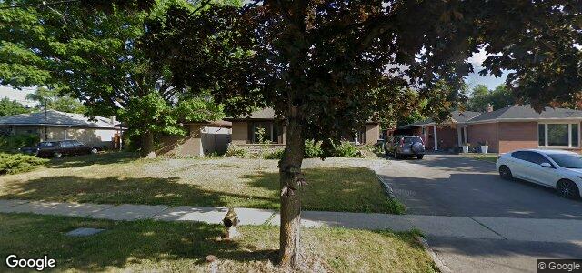 Larawan ng 28 Roseglen Crescent sa Winnipeg, Manitoba